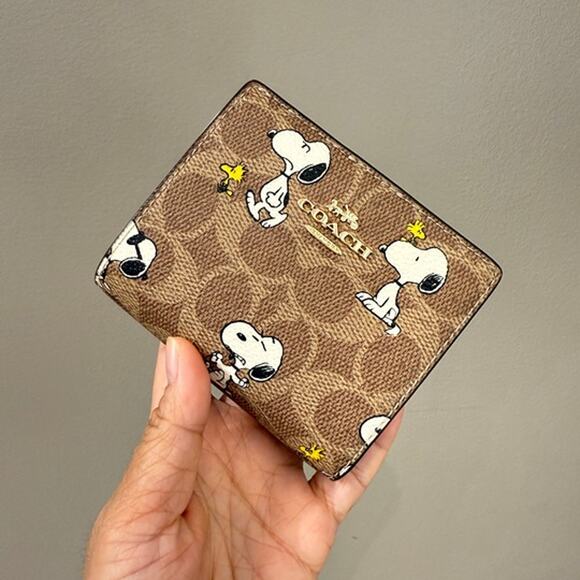 Last 1‼️Coach X Peanuts Snap Wallet Signature Canvas Snoopy Print CBN32 - Picture 1 of 6